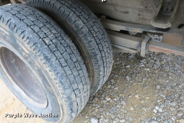 image for item DB10125 2005 Chevrolet Silverado 3500 Ext. Cab flatbed pickup truck