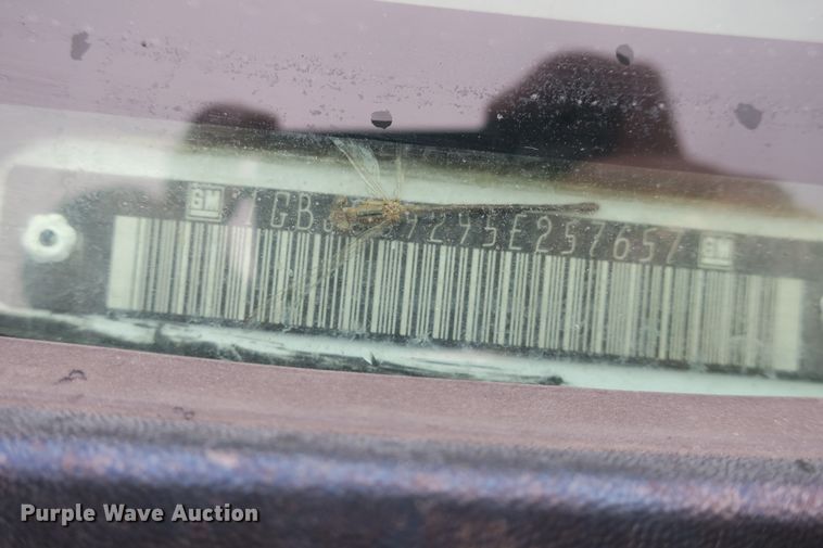 image for item DB10125 2005 Chevrolet Silverado 3500 Ext. Cab flatbed pickup truck