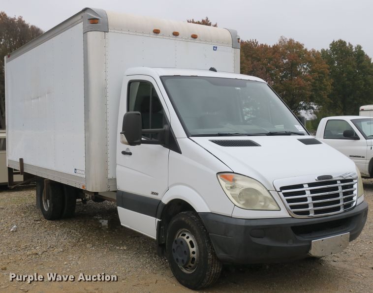 image for item DB10126 2007 Freightliner Sprinter 3500 box truck