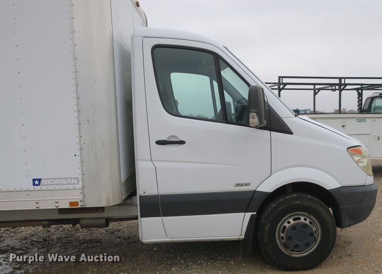 image for item DB10126 2007 Freightliner Sprinter 3500 box truck