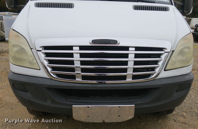 image for item DB10126 2007 Freightliner Sprinter 3500 box truck