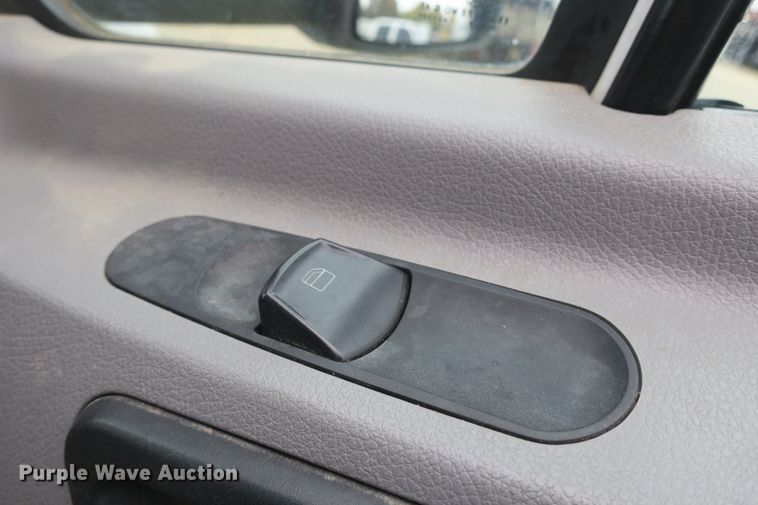 image for item DB10126 2007 Freightliner Sprinter 3500 box truck