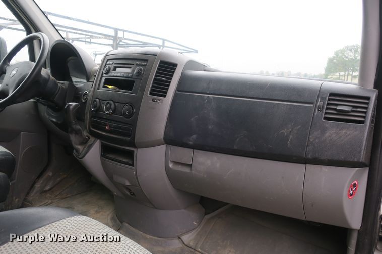 image for item DB10126 2007 Freightliner Sprinter 3500 box truck