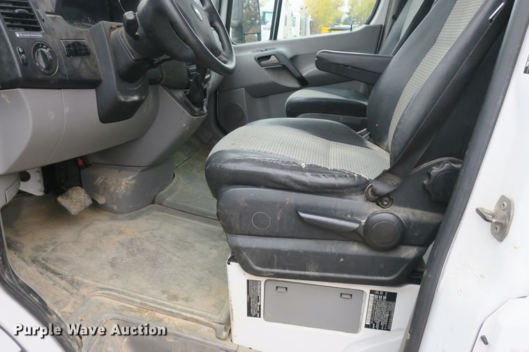 image for item DB10126 2007 Freightliner Sprinter 3500 box truck