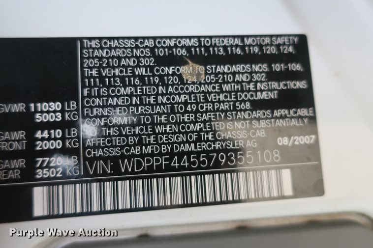 image for item DB10126 2007 Freightliner Sprinter 3500 box truck