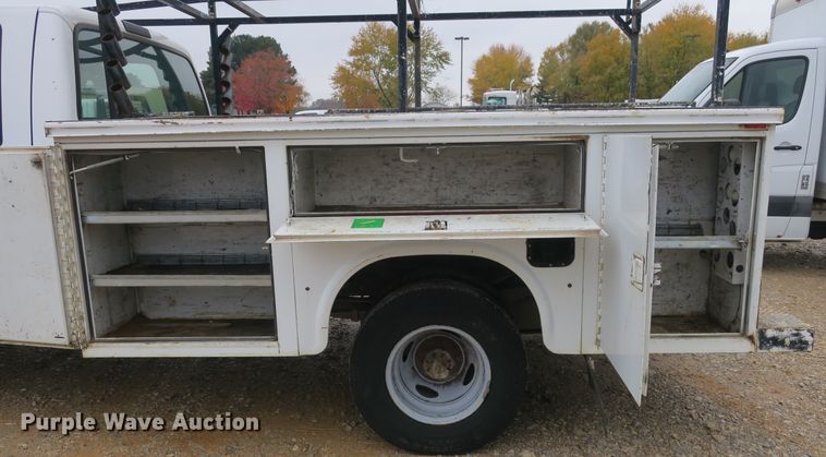 image for item DB10127 2002 Ford F350 Super Duty Crew Cab utility bed pickup truck