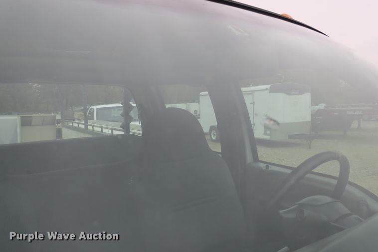 image for item DB10127 2002 Ford F350 Super Duty Crew Cab utility bed pickup truck