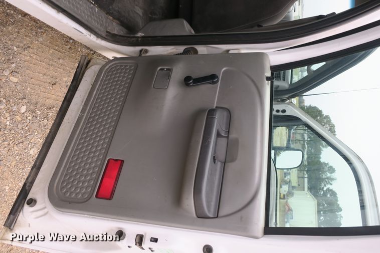 image for item DB10127 2002 Ford F350 Super Duty Crew Cab utility bed pickup truck