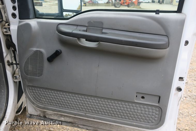 image for item DB10127 2002 Ford F350 Super Duty Crew Cab utility bed pickup truck