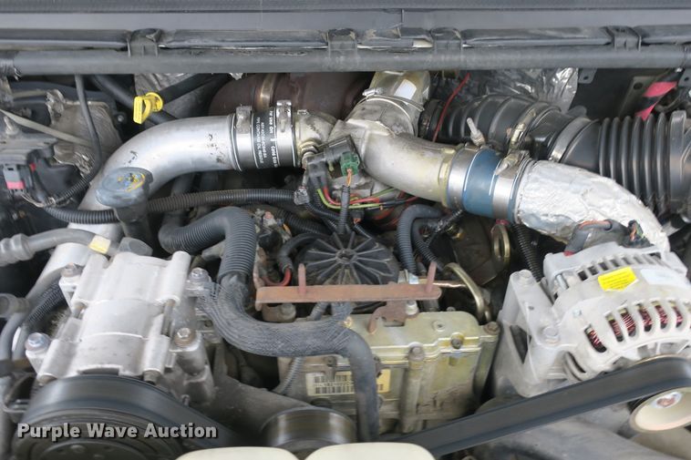 image for item DB10127 2002 Ford F350 Super Duty Crew Cab utility bed pickup truck