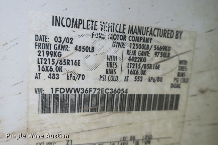 image for item DB10127 2002 Ford F350 Super Duty Crew Cab utility bed pickup truck