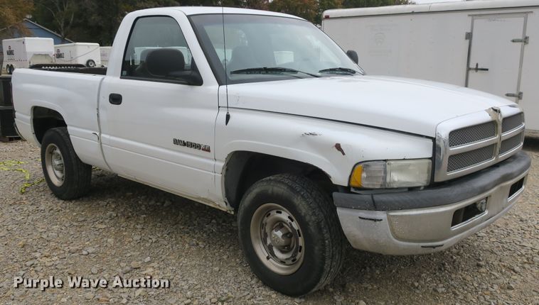 image for item DB10128 2000 Dodge Ram 1500 pickup truck