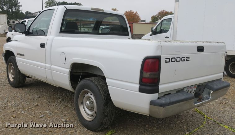 image for item DB10128 2000 Dodge Ram 1500 pickup truck