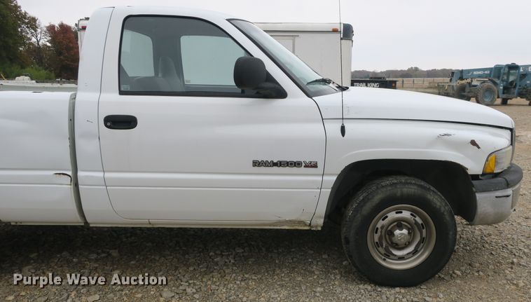 image for item DB10128 2000 Dodge Ram 1500 pickup truck