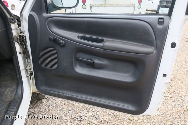 image for item DB10128 2000 Dodge Ram 1500 pickup truck