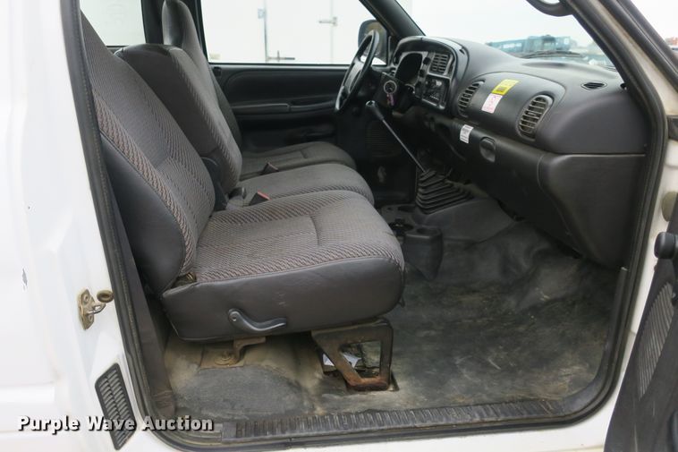 image for item DB10128 2000 Dodge Ram 1500 pickup truck