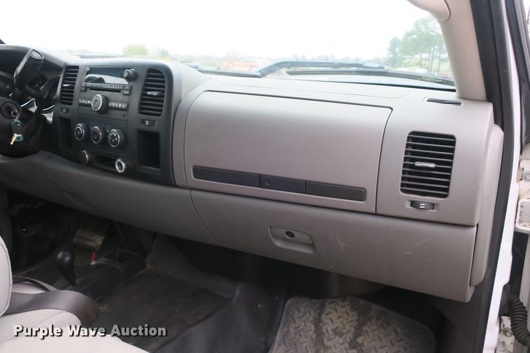 image for item DB10129 2008 Chevrolet Silverado 2500HD Ext. Cab pickup truck