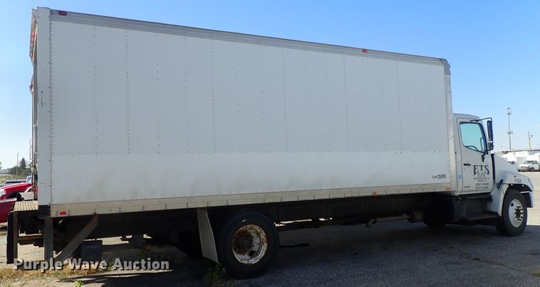 image for item DB7610 2007 Hino 268 box truck