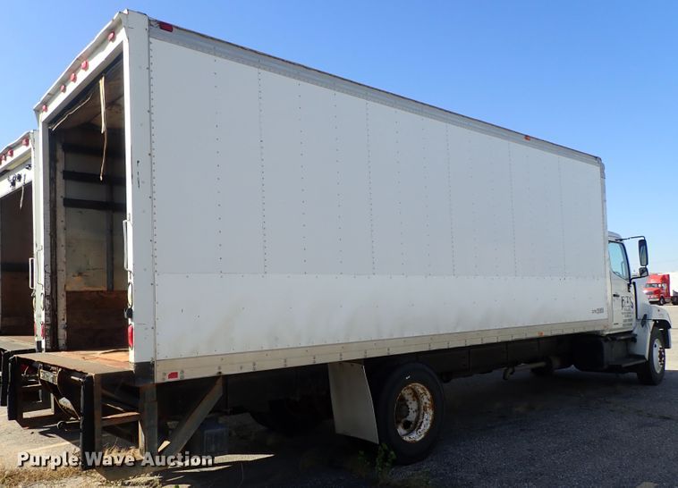 image for item DB7610 2007 Hino 268 box truck