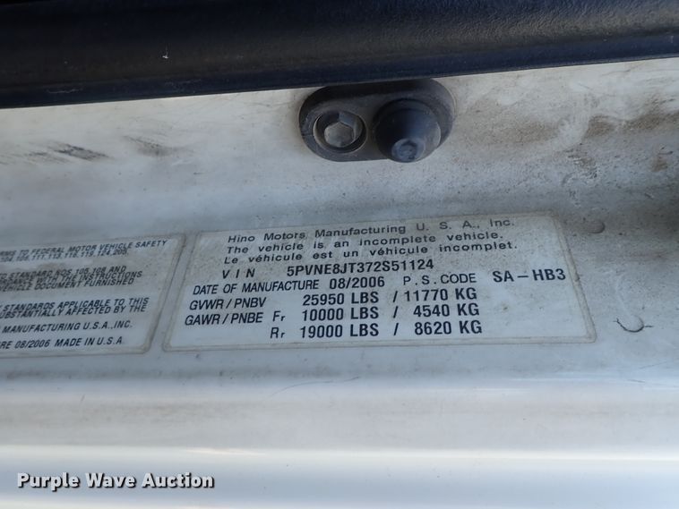 image for item DB7610 2007 Hino 268 box truck