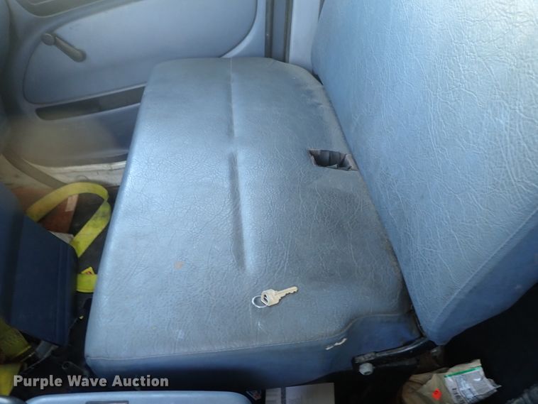 image for item DB7610 2007 Hino 268 box truck