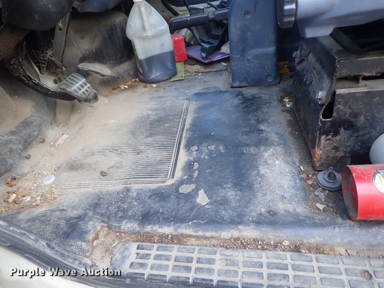 image for item DB7610 2007 Hino 268 box truck