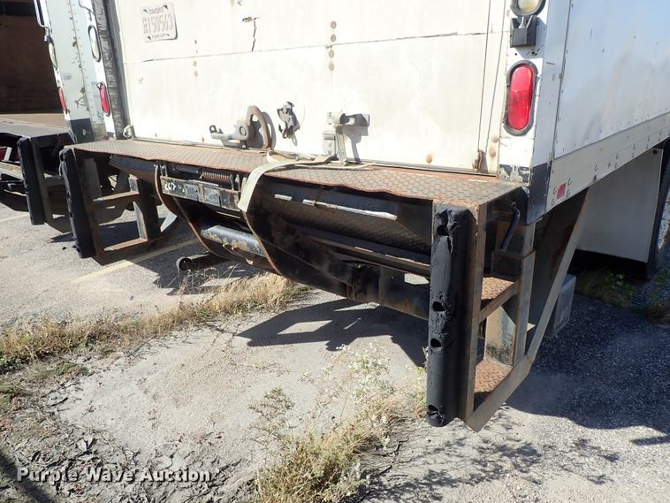 image for item DB7610 2007 Hino 268 box truck