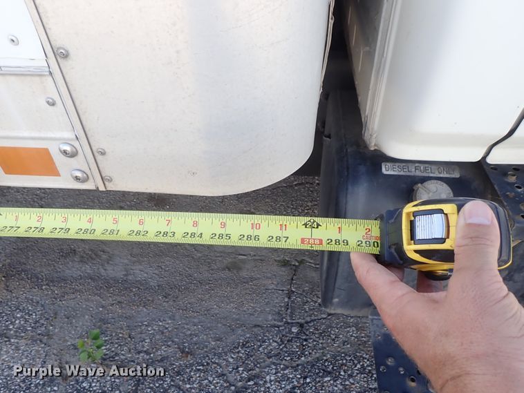 image for item DB7610 2007 Hino 268 box truck