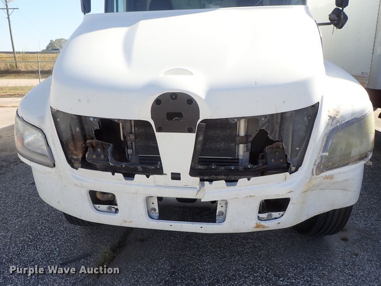 image for item DB7610 2007 Hino 268 box truck