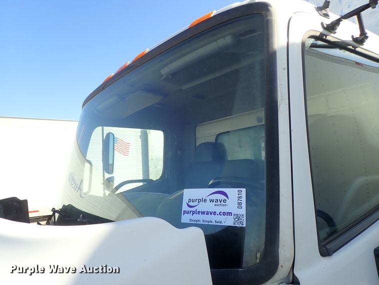 image for item DB7610 2007 Hino 268 box truck