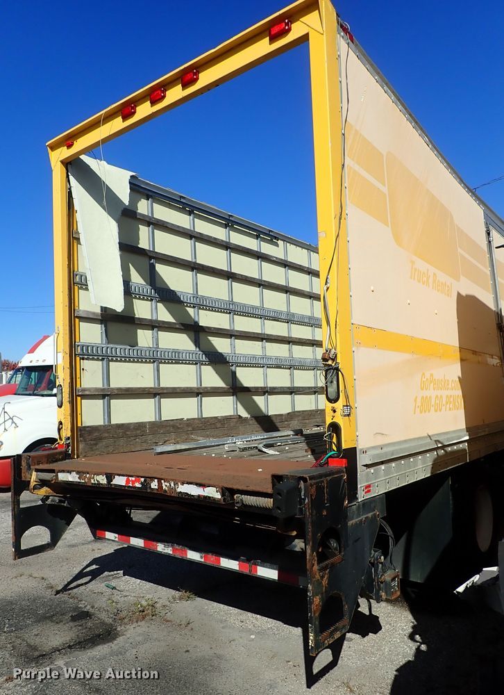 image for item DB7640 2007 Hino 268 box truck