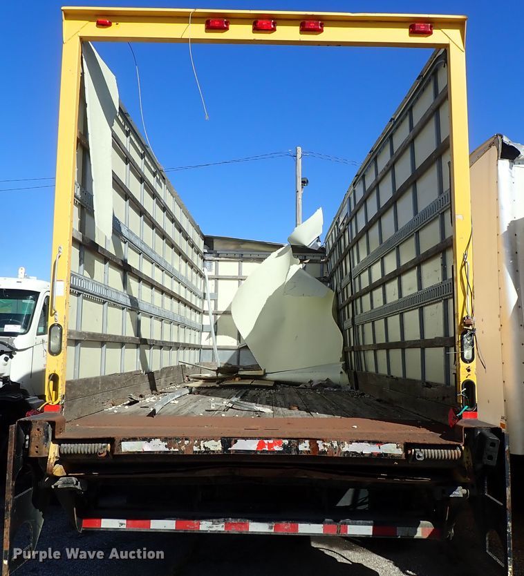 image for item DB7640 2007 Hino 268 box truck