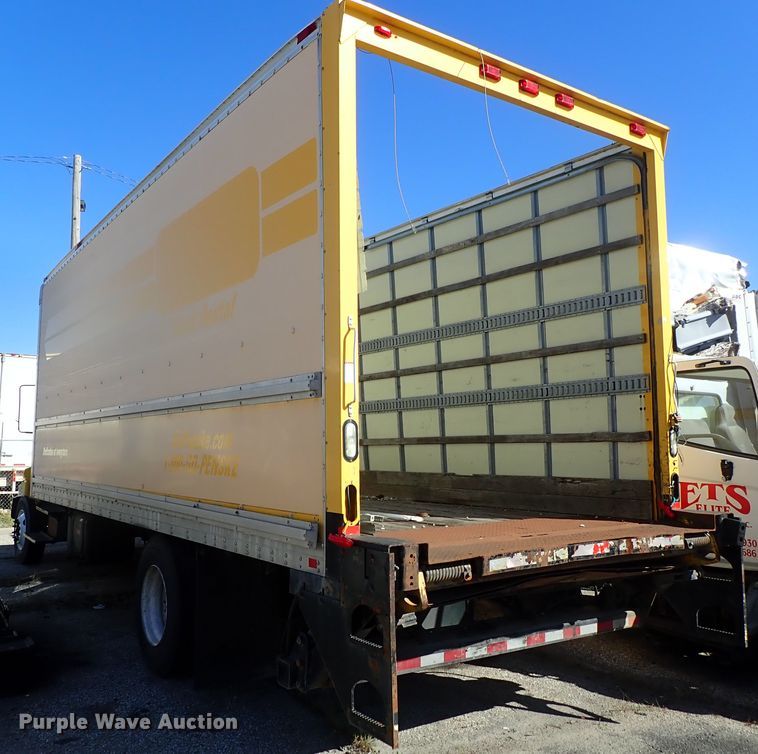 image for item DB7640 2007 Hino 268 box truck