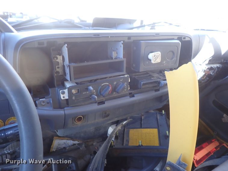 image for item DB7640 2007 Hino 268 box truck