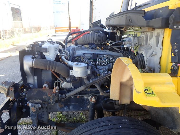 image for item DB7640 2007 Hino 268 box truck