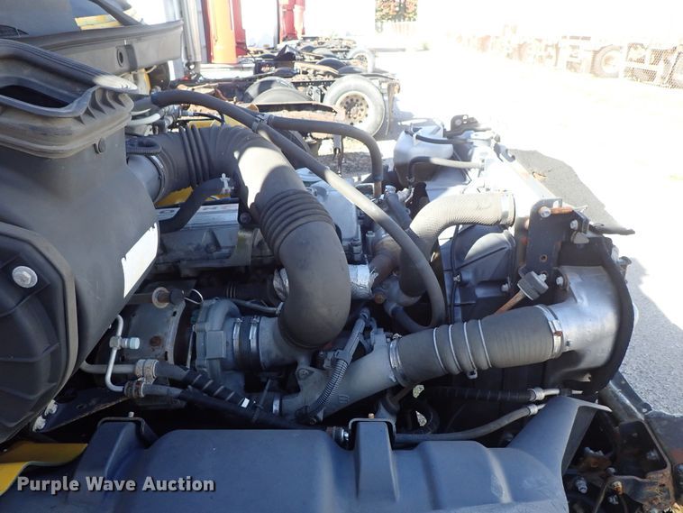 image for item DB7640 2007 Hino 268 box truck