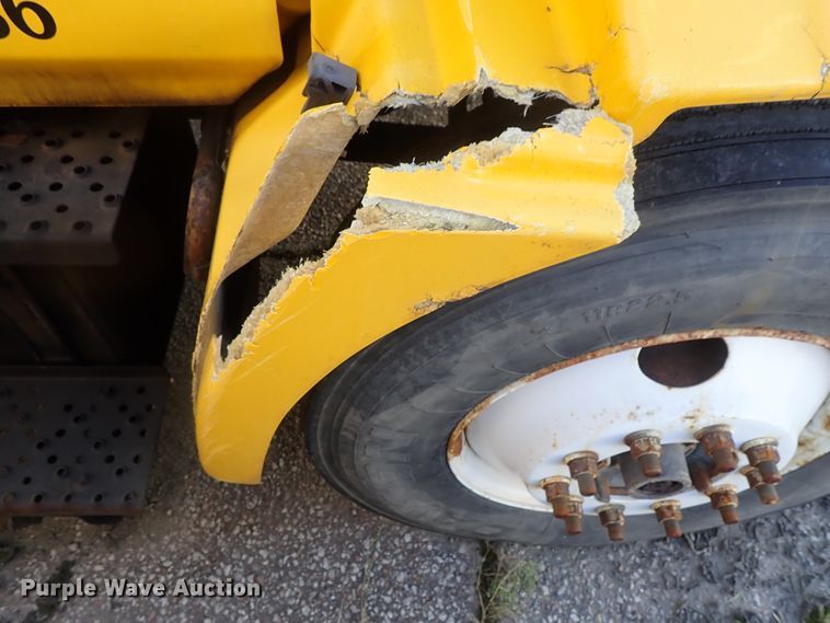 image for item DB7640 2007 Hino 268 box truck