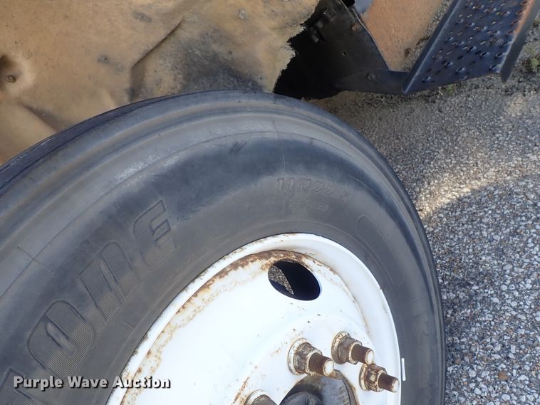 image for item DB7640 2007 Hino 268 box truck