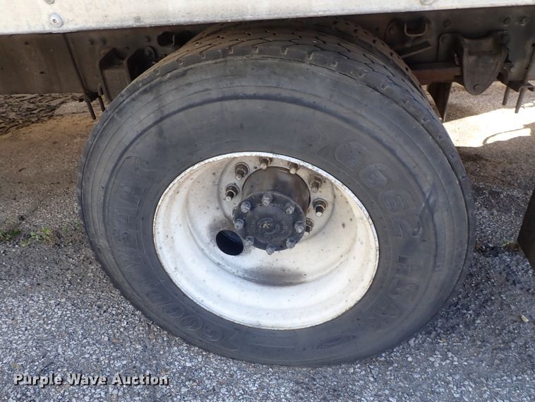 image for item DB7640 2007 Hino 268 box truck