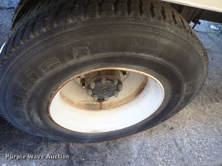 image for item DB7640 2007 Hino 268 box truck