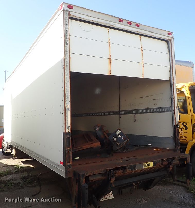 image for item DB7641 2008 Hino 268 box truck