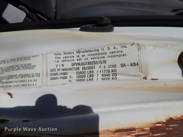 image for item DB7641 2008 Hino 268 box truck