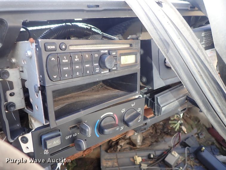 image for item DB7641 2008 Hino 268 box truck