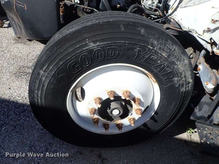 image for item DB7641 2008 Hino 268 box truck