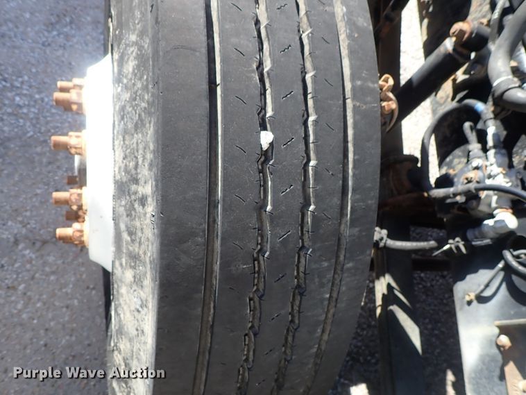 image for item DB7641 2008 Hino 268 box truck