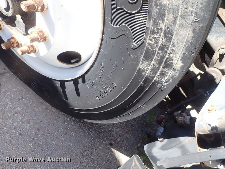 image for item DB7641 2008 Hino 268 box truck