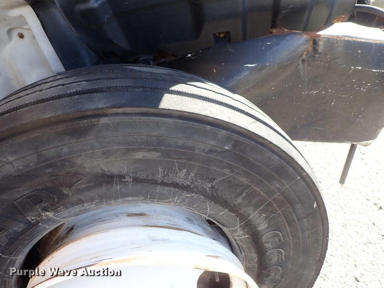 image for item DB7641 2008 Hino 268 box truck