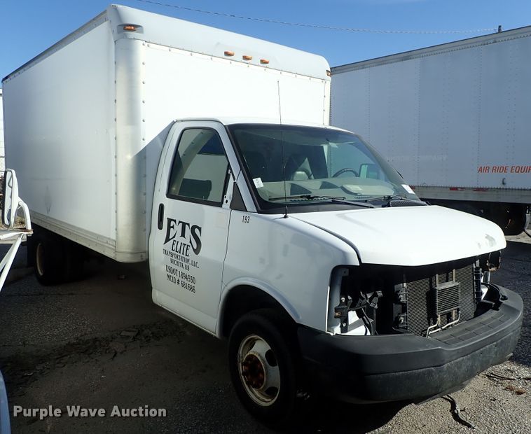 image for item DB7642 2008 GMC Savana box truck