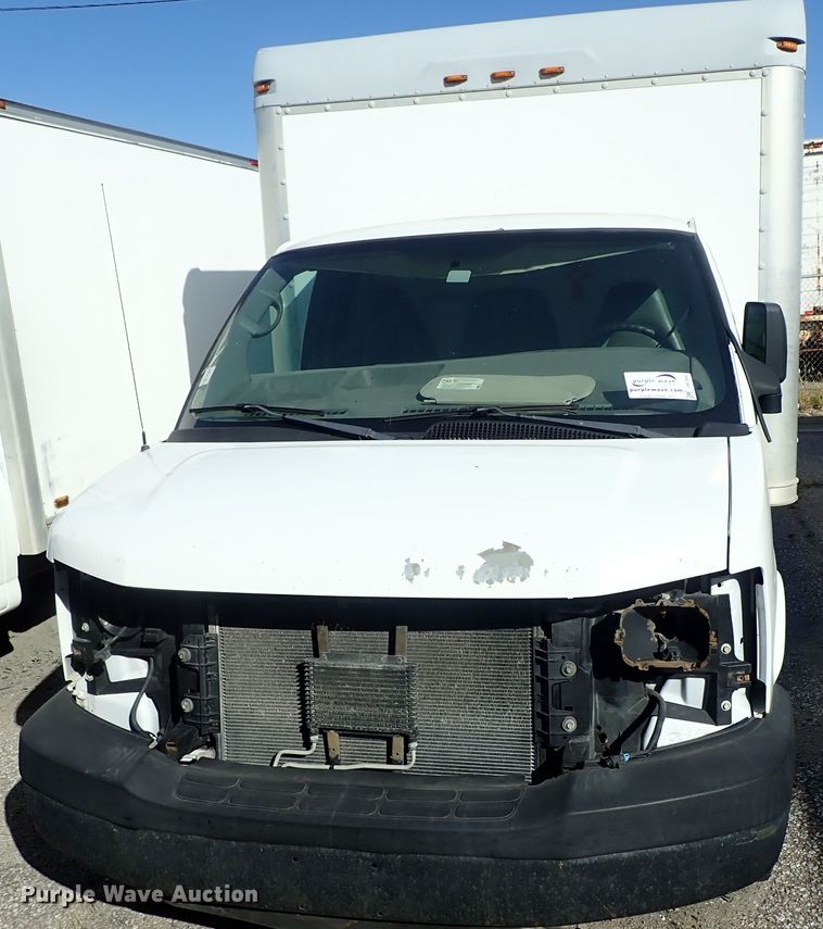 image for item DB7642 2008 GMC Savana box truck