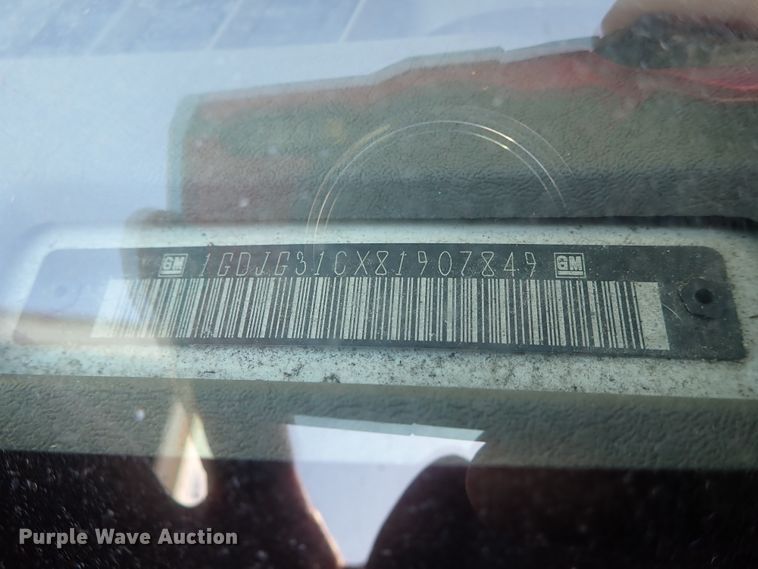 image for item DB7642 2008 GMC Savana box truck